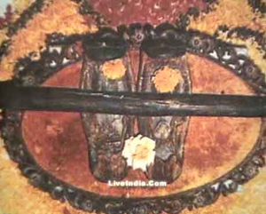 Information about  Life story of Shri Shirdi Sai Baba. Shirdi Sai Baba Satcharitra, Saibaba Satcharitra in telugu, Sai Satcharitra Quotations, Shirdi Sai Baba Miracles and  Sai Baba Puja Prayers